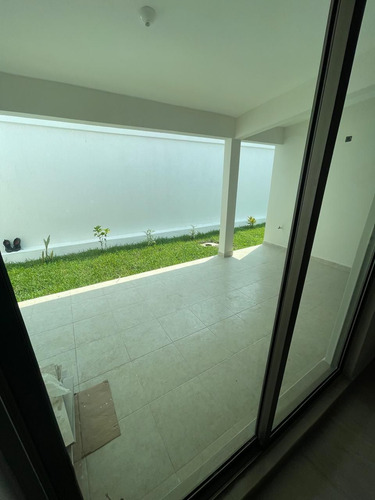 Casa De Un Piso, Esquina, En Col. Graciano Sánchez, Boca Del Río, Veracruz
