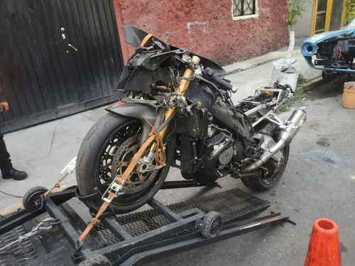 Imagen 2 de 3 de Aprillia Factory R