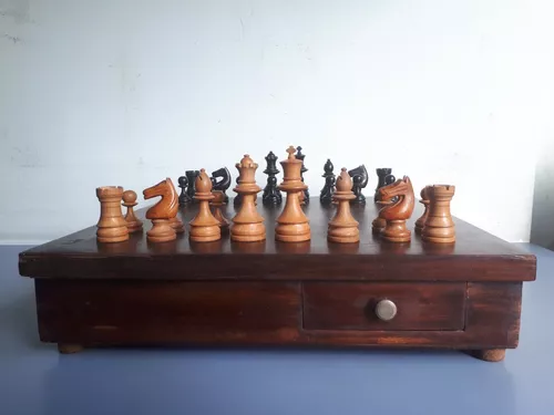 Antigo relógio para jogo de xadrez com caixa em madeira