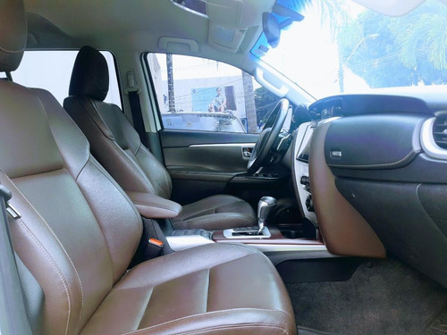 Imagem 5 de 11 de Toyota Hilux Sw4 Srx 4x4 2.8 Tdi 16v Dies. Aut.