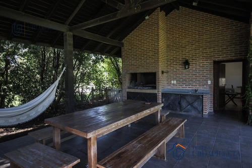 Casa A La Venta En Martindale C.c- 3 Dormitorios - Estilo Clasico