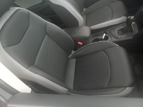 Imagen 13 de 25 de Volkswagen Taos 1.4 250 Tsi Comfortline #36