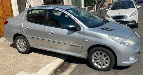 Imagen 5 de 15 de Peugeot 207 Sedán 1.4 Hdi Feline