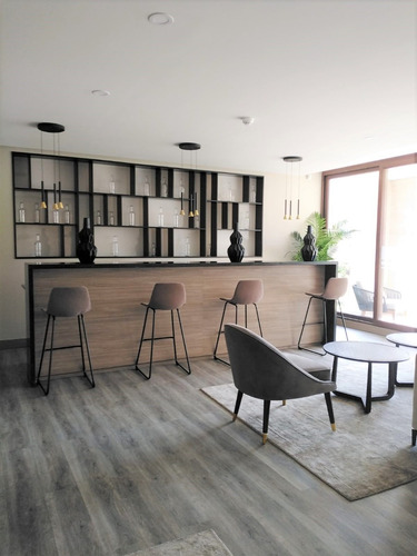 Cumbrespro Arrienda Amplio Dpto. 2d/2b Con 1e/1b