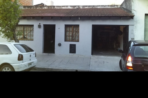 Imagen 1 de 12 de Casa En Venta En Parque Avellaneda