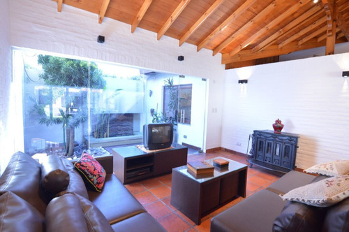 Imagen 19 de 30 de Venta Casa En 2 Plantas Con Quincho Ubicada En Mataderos, Capital Federal