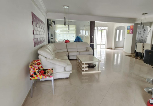 Imagen 5 de 18 de Townhouse En Venta Urb Colinas De Carrizal