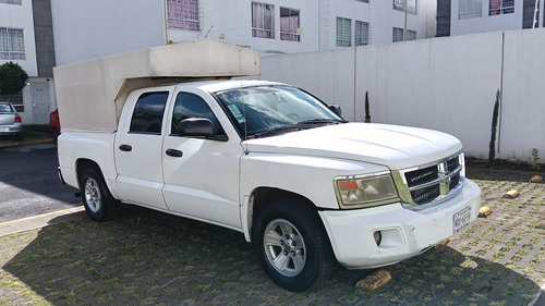 Dodge Dakota Crew cab 4x2 3.7L T/A