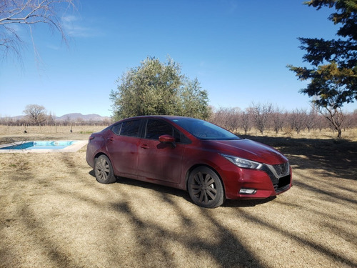 Imagen 15 de 17 de Nissan Versa 1.6 Exclusive Cvt