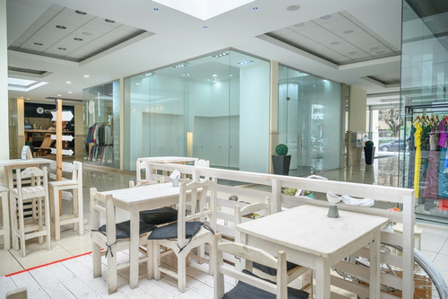 Av Brasil Y Rbla. Local En Micenas Mall 33 M2, Baño