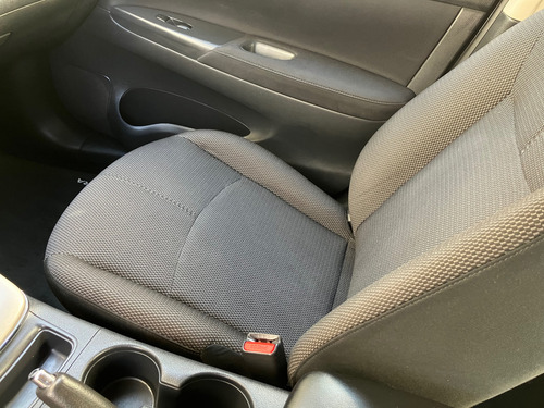 Nissan Sentra 1.8 Advance Mt