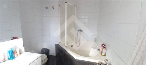 Casa En Venta De 5 Dormitorios En La Reina