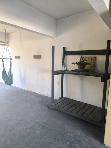 Casa Piscina Climatizada Abierta Fuera De Servicio