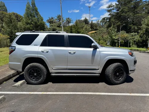 Toyota 4Runner 4.0 Limited FI Blindaje 2 Plus
