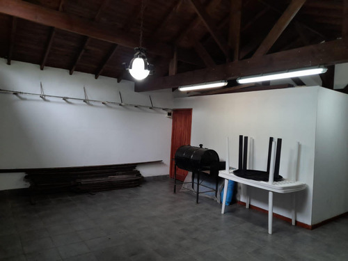 Casa En Venta - 5 Dormitorios 4 Baños - Cochera - 600mts2 - Sierra De Los Padres