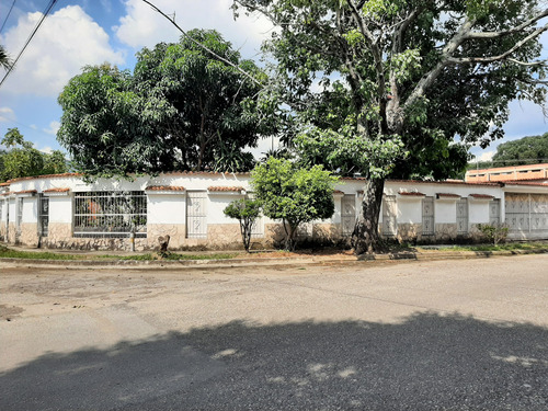 Casa En Venta En Naguanagua Los Guayabitos Dv-7056152
