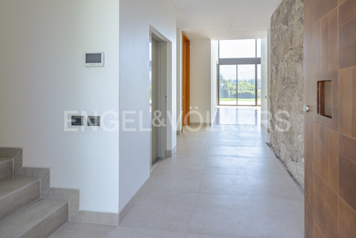 Mediterránea Nueva En Condominio, La Dehesa Central