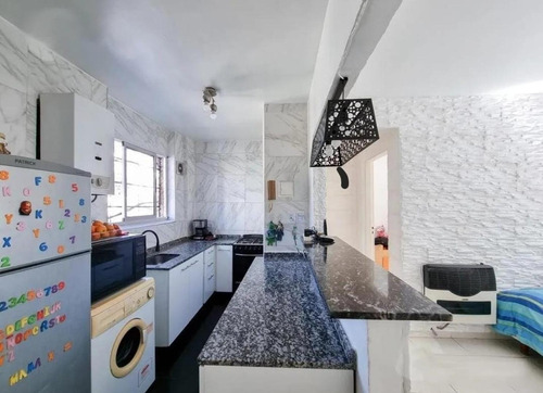 Imagen 2 de 12 de Vendemos Impecable Dpto De 2 Amb En -villa Del Parque-