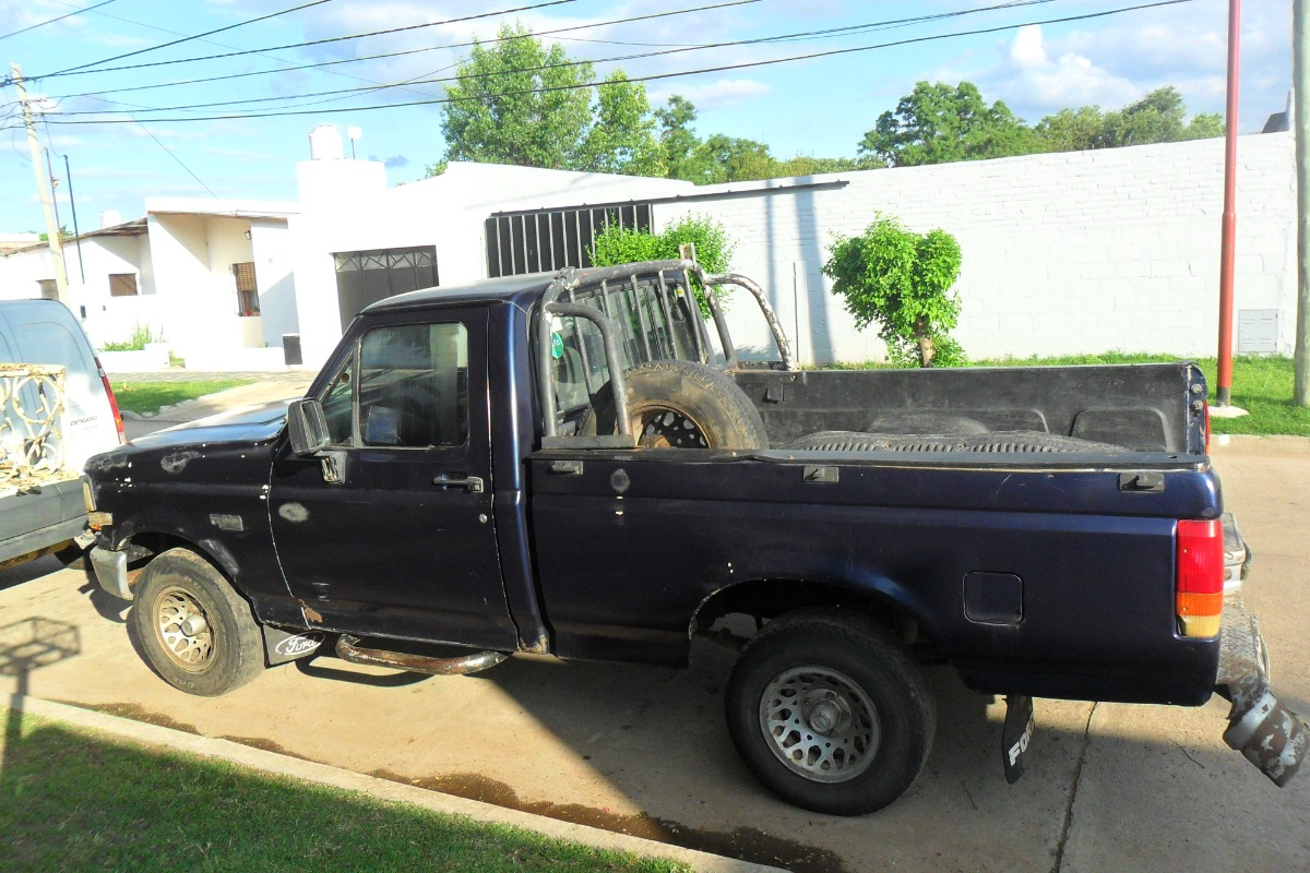 Ford F-100 2.5 I Xl