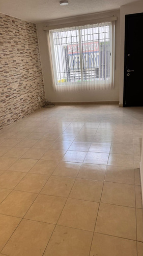 Excelente Casa En Venta En Fracc Las Misiones Frente A Parque Industrial Toluca 2000, Toluca, Méx