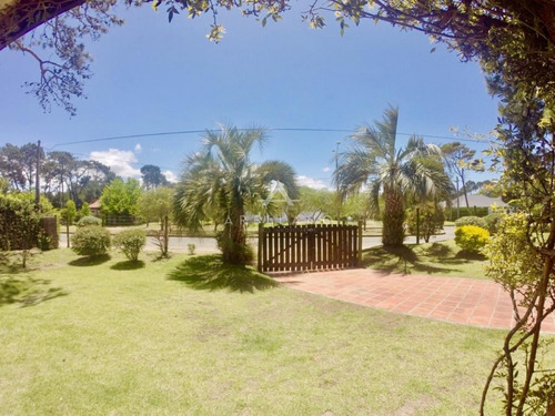Venta Casa 3 Dormitorios Jardines De Córdoba - Punta Del Este- Ref: 224