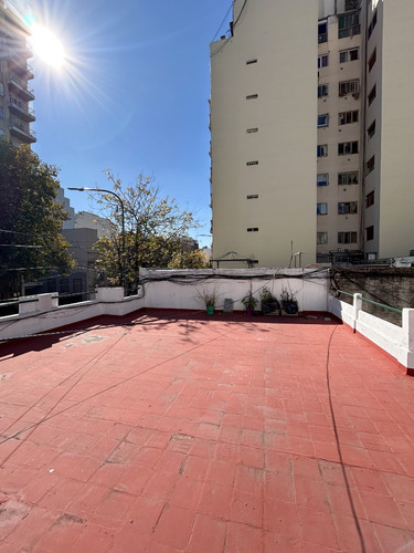 Ph Sobre Avenida De 6 Ambientes Con Destino Comercial