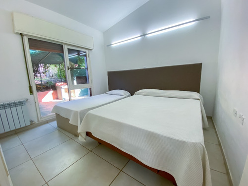Casa En Las Sierras De Carlos Paz · Con Pileta Y Cochera · Patio · Luminoso · Vista A Carlos Paz · Venta