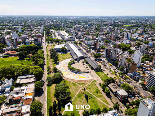 Av. Francia Y Córdoba - Amplio Dpto De 1 Dormitorio Externo.