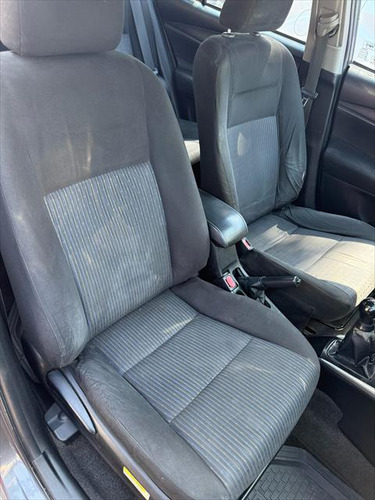 Toyota Yaris 1.5 Core Sedan Mt