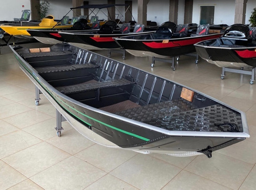 Imagem 2 de 16 de Barco Petybrazil Amazonas 600 Master (somente O Casco)