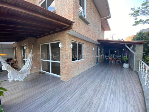 Espectacular Casa En Exclusivo Conjunto De Tan Solo Cuatro Casas,  La Lagunita Country Club Ml #23-24185 Carmen Febles  19-10