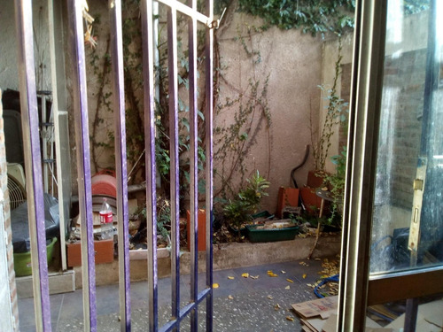 Imagen 9 de 13 de Casa Triplex De 2 Dormitorios Con Cochera