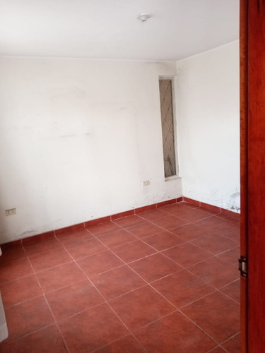 Imagen 2 de 16 de Casa Doble Con 3 Dormitorios Principales Y 3 Baños + Casa De Servicio Con Habitacion Sala Y Baño
