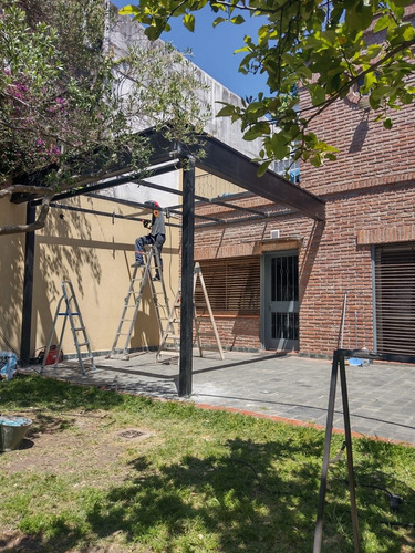 Imagen 3 de 5 de Frente De Parrilla Guillotina Pérgolas Barandas Herrero
