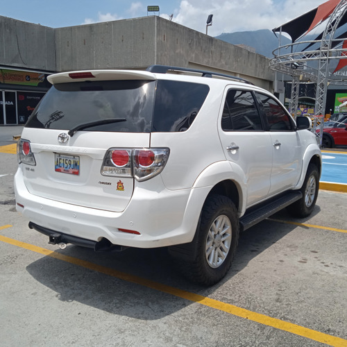 Toyota Fortuner 4.0