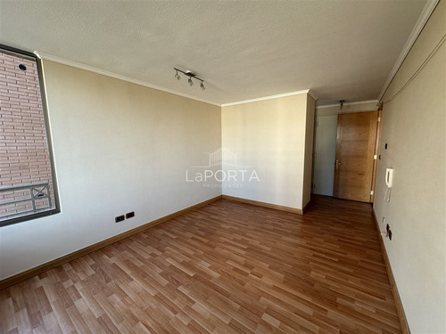 Amplio / Condominio Cerrado / Alto Las Condes