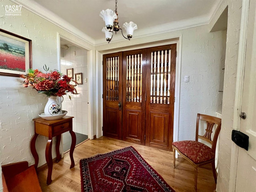 Casa En Venta De 5 Dorm. En Providencia