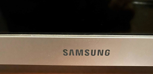 Imagen 4 de 6 de Televisor Samsung Led 32 Con Montura Para Pared Incluida