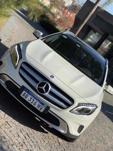 Imagen 2 de 8 de Mercedes-benz Clase Gla 1.6 Gla200 Urban 156cv 2017