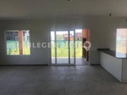 Imagen 6 de 30 de Casa En Venta Ubicado En Vila Marina I, Villanueva (tigre)