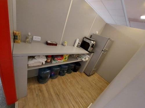 Imagen 4 de 12 de Excelente Oficina En Juan Carlos Cruz Al 2300 De 192 M2 Cubiertos