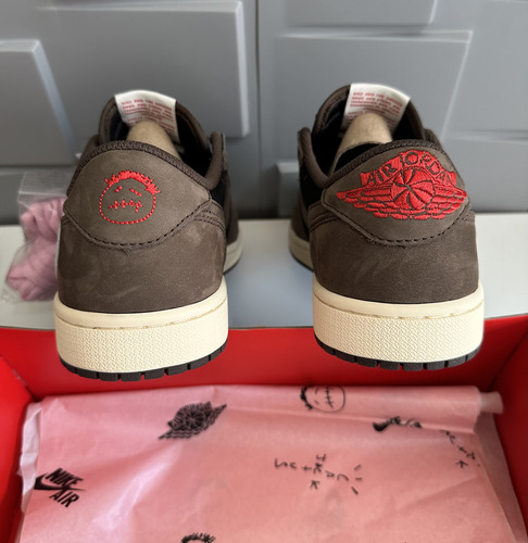 Tenis Air Jordan 1 Low Travis Scott Mocha 39 (Usado)
