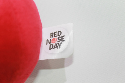 Peluche Red Nose Day Con Sonido Original Importado 9cms 