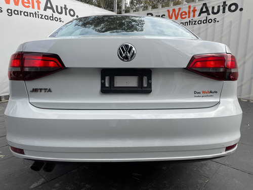 Imagen 4 de 14 de Volkswagen Jetta 2018 2.5 Trendline Mt
