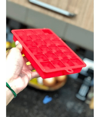 Imagem 5 de 5 de Forma De Gelo Em Silicone 24 Cubos Com Tampa Mimo Style