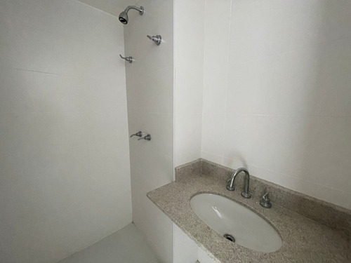 Imagem 13 de 30 de Excelente Cobertura Duplex De Alto Padrão Com Três Suítes Na Avenida Afrânio De Melo Franco, Leblon. - Co00046 - 69400607