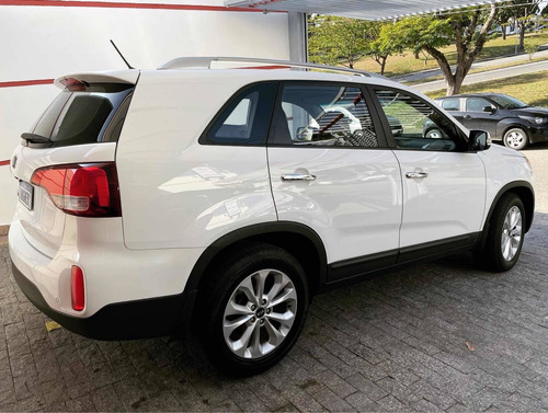 Imagem 3 de 7 de Kia Sorento 2014 2.4 Ex 5l 4x2 Aut. 5p