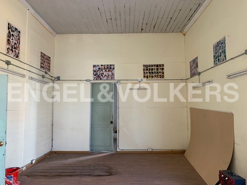 Calle Prat Con Matta, 147 M2 En 2do Nivel