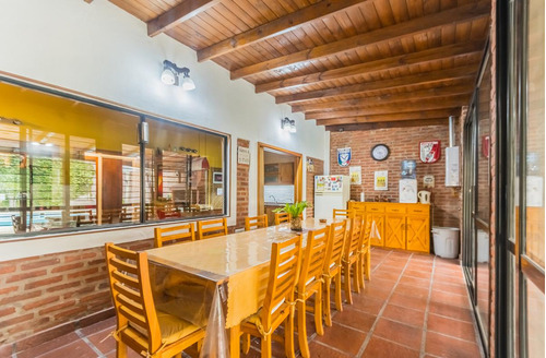 Imagen 12 de 25 de Casa De 2 Dormitorios Con Piscina En Venta En Ciudad Evita
