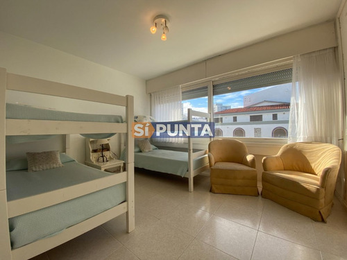 Imagen 15 de 17 de Apartamento En Alquiler Anual